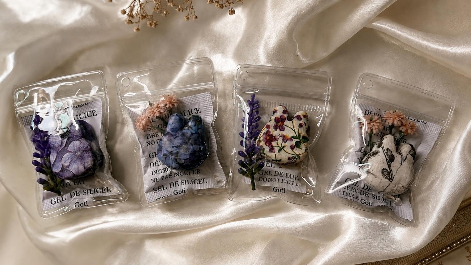 The One and Only Flower-Embraced Rabbit Lucky Keyring